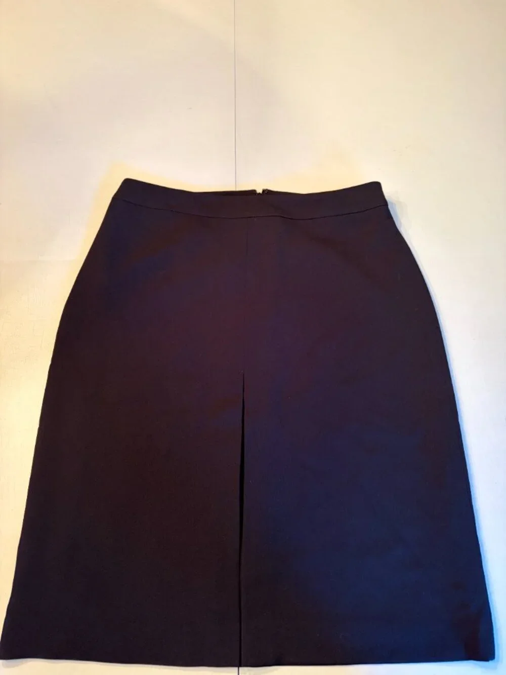 NWOT Kasper front inverted black pleat skirt in size 4, Perfect for work